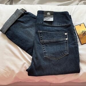 Women’s Rock & Republic Mid Rise Pull on Crop